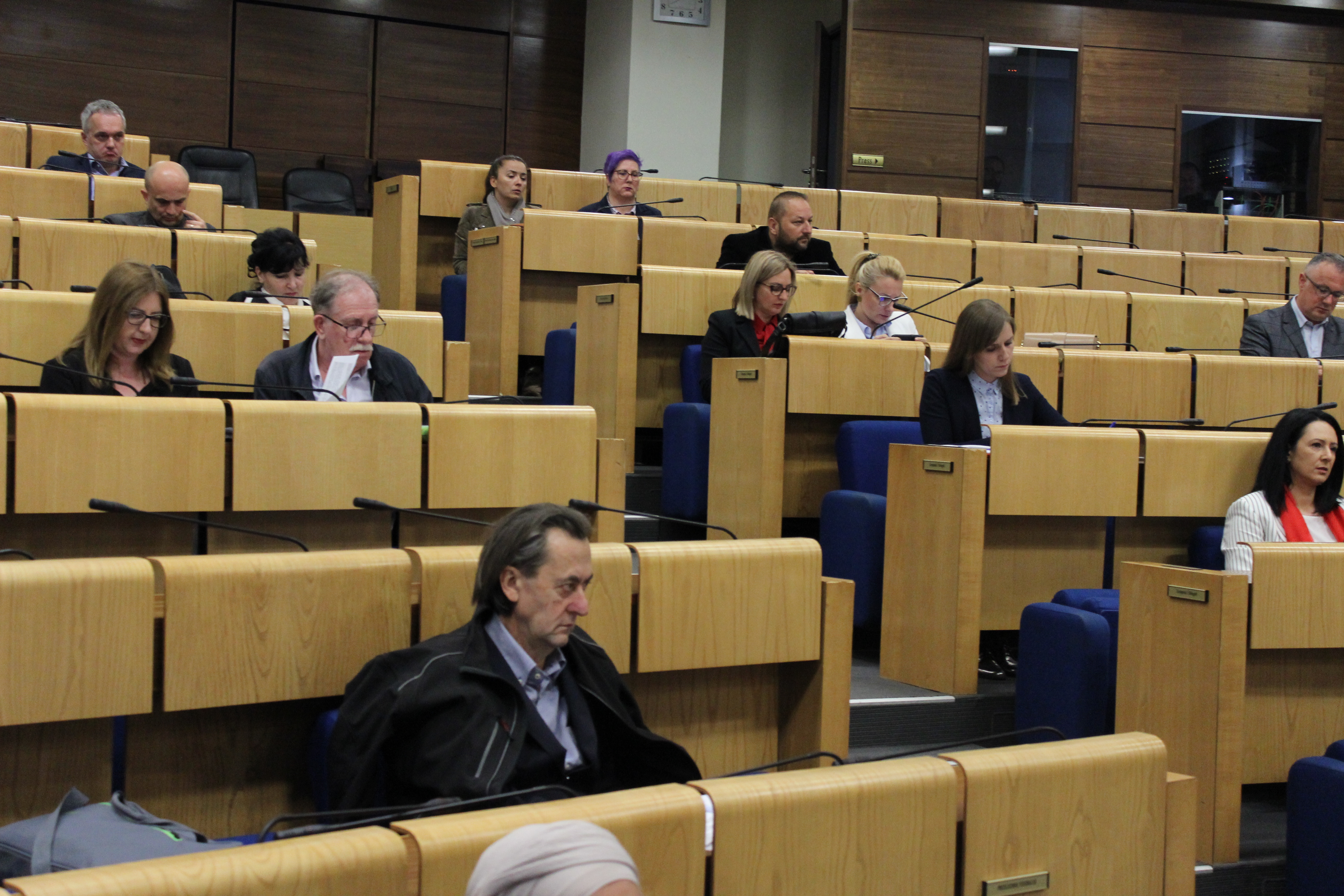 Predstavnički dom Parlamenta FBIH - bez konkretnih rješenja, ali prihvaćane osude i deklaracije 